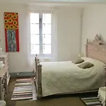 Labyrinthe Lit 180 Cm Salle De Bain, Petit Dej Compris Couette-café 4*