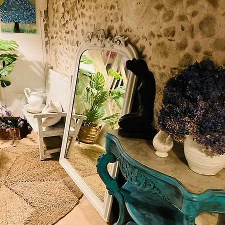 Labyrinthe Lit 180 Cm Salle De Bain, Petit Dej Compris 4* ماريبواه