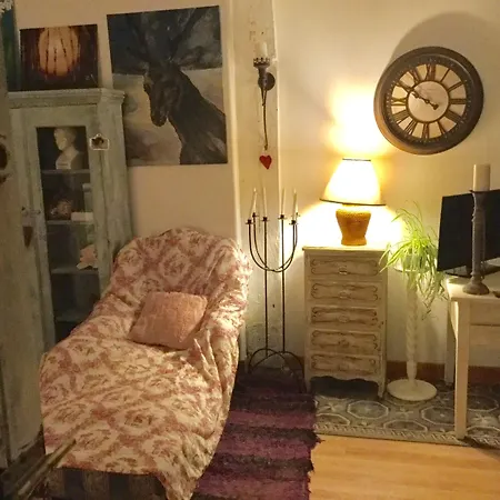 Labyrinthe Lit 180 Cm Salle De Bain, Petit Dej Compris