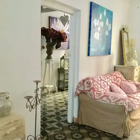 Labyrinthe Lit 180 Cm Salle De Bain, Petit Dej Compris 4*