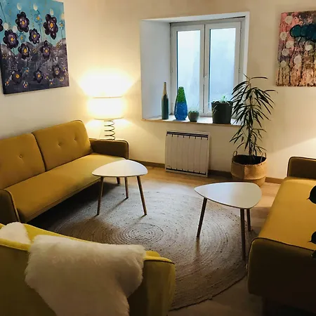 Labyrinthe Lit 180 Cm Salle De Bain, Petit Dej Compris ماريبواه