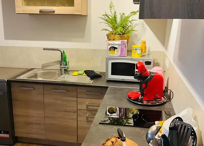 Labyrinthe Lit 180 Cm Salle De Bain, Petit Dej Compris ベッド・アンド・ブレックファスト ミルポワ