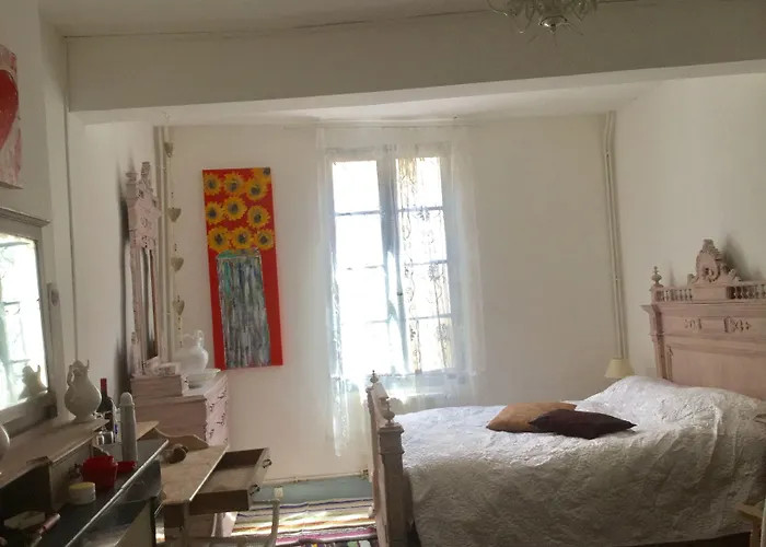 Labyrinthe Lit 180 Cm Salle De Bain, Petit Dej Compris ミルポワ