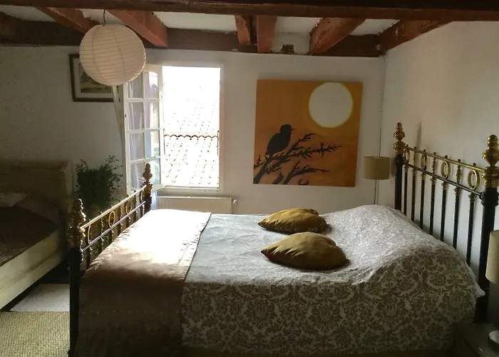 Labyrinthe Lit 180 Cm Salle De Bain, Petit Dej Compris ベッド・アンド・ブレックファスト 4*