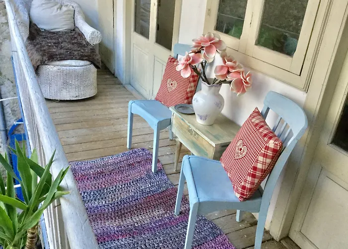 Labyrinthe Lit 180 Cm Salle De Bain, Petit Dej Compris ベッド・アンド・ブレックファスト