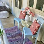 Labyrinthe Lit 180 Cm Salle De Bain, Petit Dej Compris Bed & Breakfast