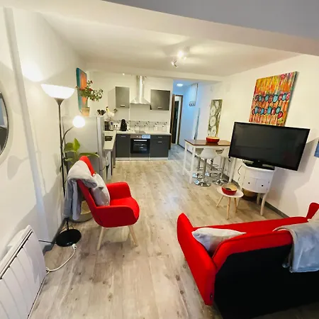 Labyrinthe Lit 180 Cm Salle De Bain, Petit Dej Compris 2* Mirepoix (Ariege)