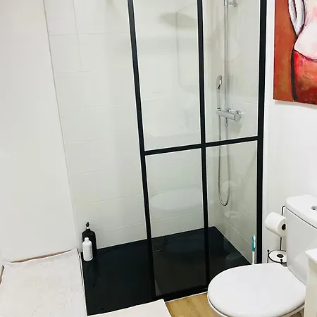 Labyrinthe Lit 180 Cm Salle De Bain, Petit Dej Compris