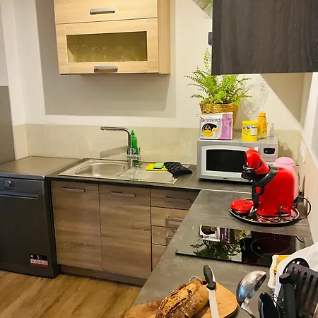 Labyrinthe Lit 180 Cm Salle De Bain, Petit Dej Compris Bed & Breakfast