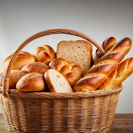 Labyrinthe Lit 180 Cm Salle De Bain, Petit Dej Compris 4* Mirepoix (Ariege)