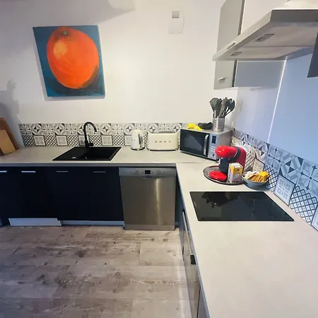 Labyrinthe Lit 180 Cm Salle De Bain, Petit Dej Compris Couette-café
