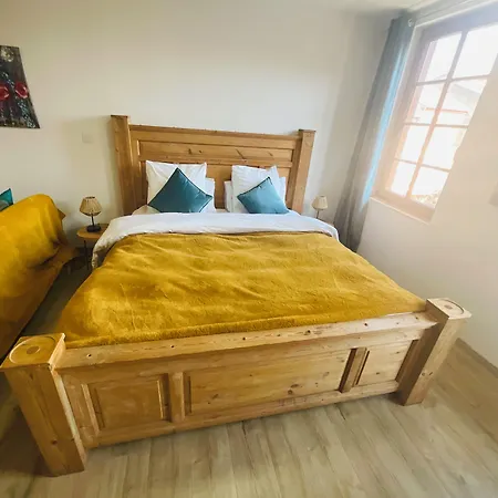 Labyrinthe Lit 180 Cm Salle De Bain, Petit Dej Compris